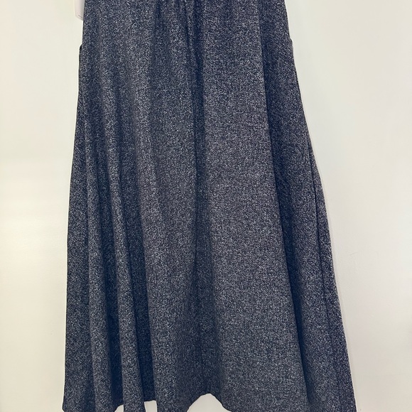 Elegant Gray Women's Skirt - Picture 5 of 7